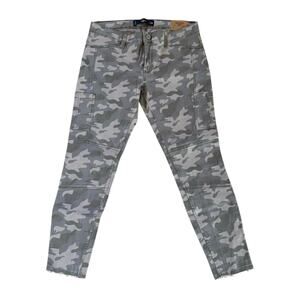 NWT Hollister Camouflage Skinny Slightly Cropped Cargo Jean with Ankle Zips 7
